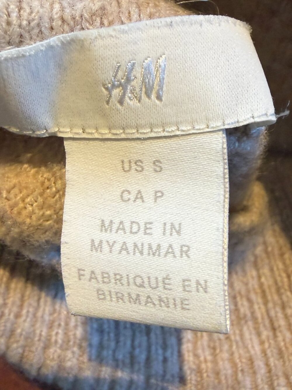 H&M Mock Neck Oatmeal Tan Bat Wing Sweater Neutral Size Small - Picture 9 of 11